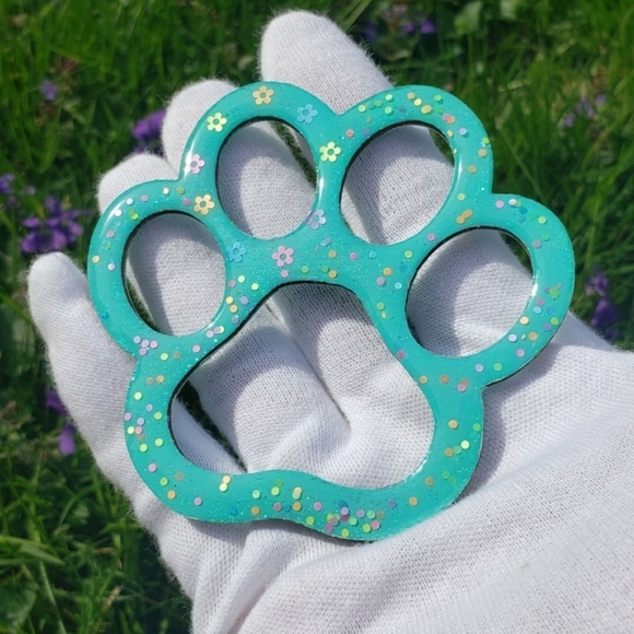 Handmade Spring Paw Print Decor Accessory - Picture 4 of 11